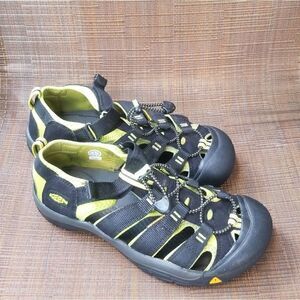Women’s Keen hiking sandals sz 6(EU 38)
